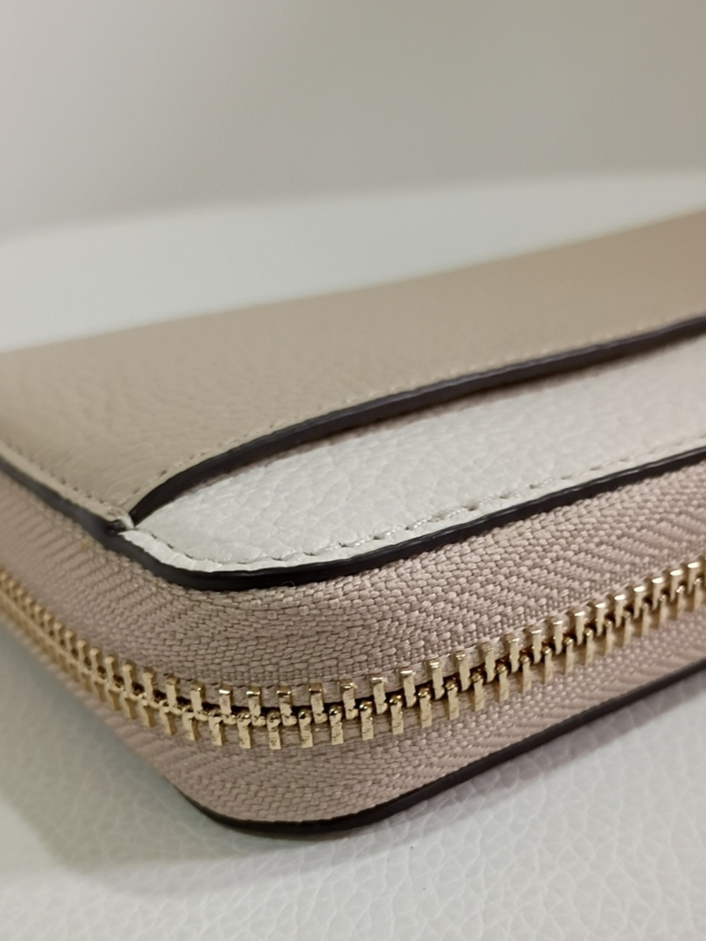 Kate Spade Two-Tone Beige and Cream Zip-Around Wallet - Picture 5 of 15